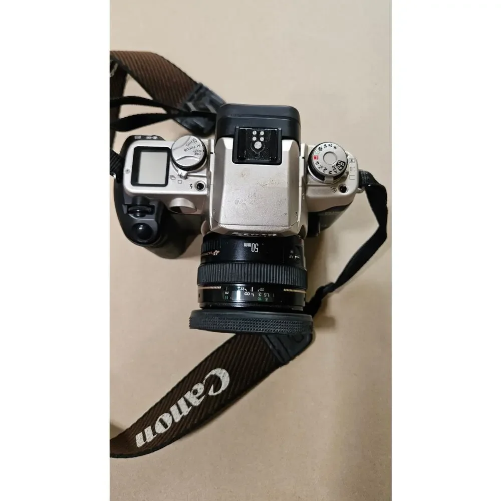 Canon EOS Elan II 35mm SLR Film Camera w/ EF 50mm f/1.4 USM Lens + Strap